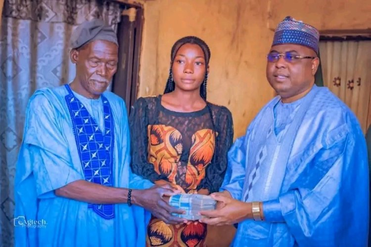18-Years-Old Student Simeon Receives N500,000 Gift for Academic Excellence