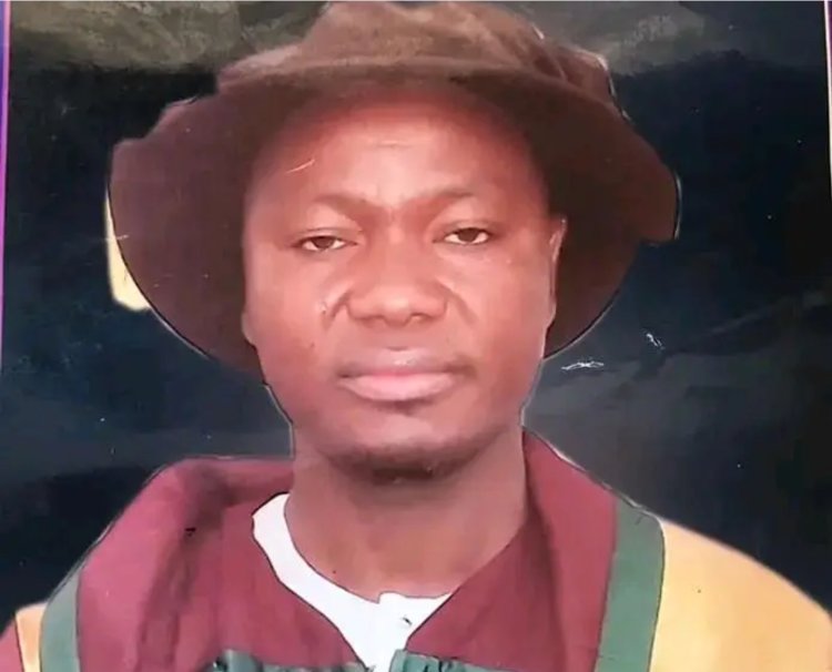 Dr. Abdul Qadir Jum'ah Salman Sholagberu Pays Respects to Sultan of Sokoto