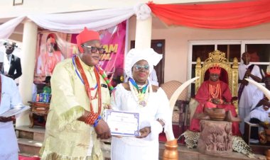 Asagba Of Asaba Honours UNIDEL DVC With Royal Medal Of Honour