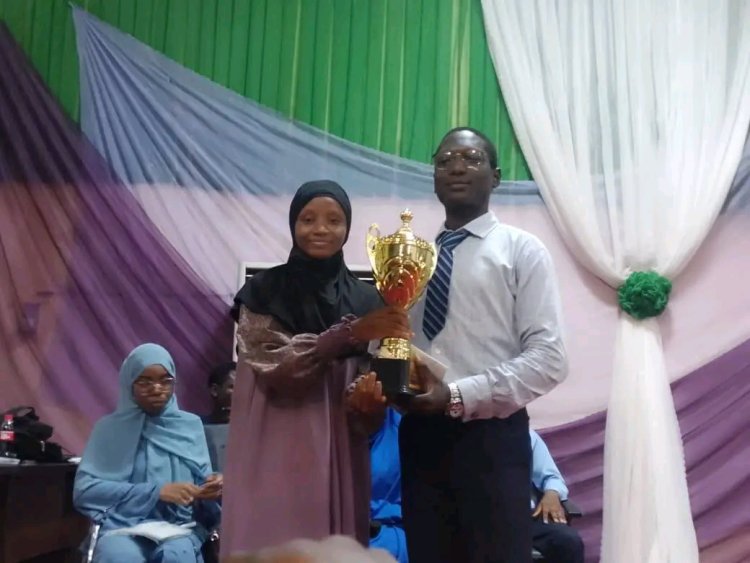 School of Medical Laboratory Science Emerges Champion in Vice Chancellor Debate Championship at UDUS