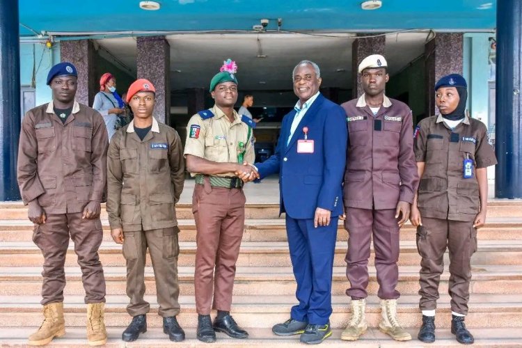 Man O' War University of Ibadan Pays Courtesy Visit to UCH CMD