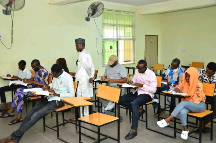 Postgraduate Students at UNIABUJA Faculty of Social Sciences Sit for Examinations