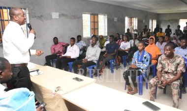 FUNAAB Alumni Association Awards Scholarships to Deserving Students