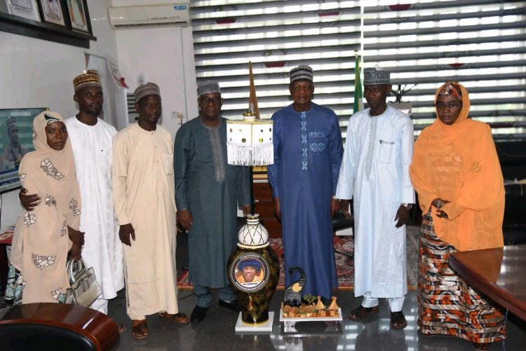 Alumni Celebrates MAUTECH Yola VC with Innovative Gift