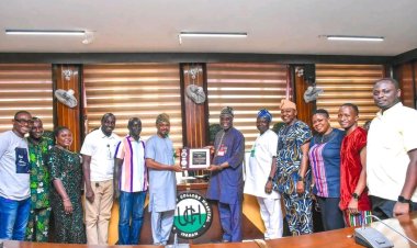 UCH Ibadan Senior Staff Recreation Club Honors CMD with Award