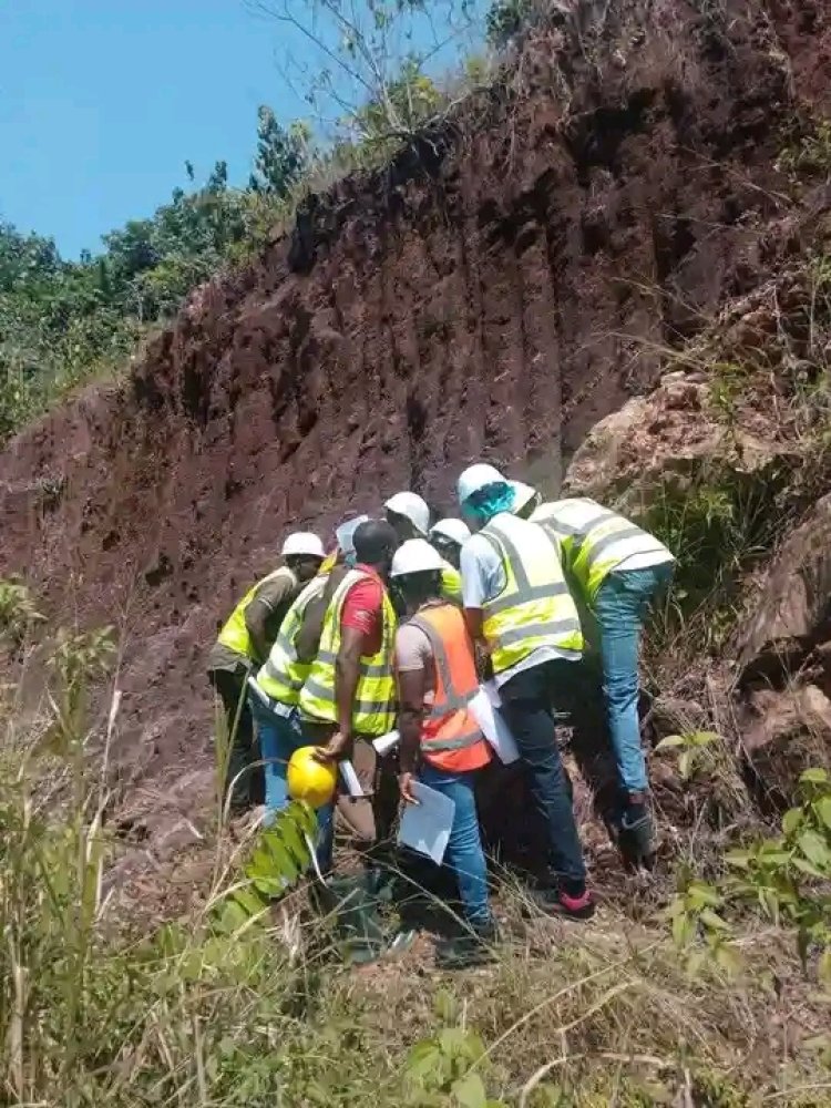 FUTA Mining Engineering Postgraduate Students Embark on Field Trip to Major Gold Mining Sites in Southwestern Nigeria