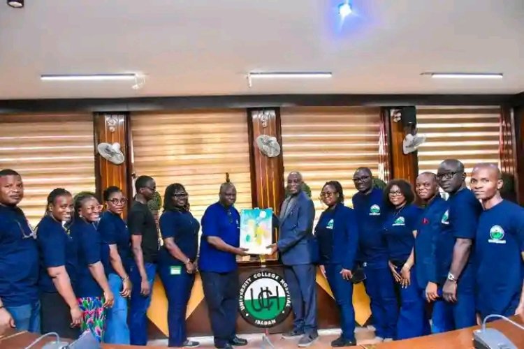 UCH Ibadan ICAN Presents Award to CMD