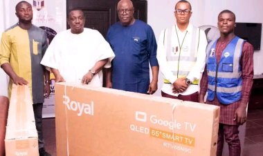 UNIZIK Vice-Chancellor Presents Smart TVs to Students to Boost Campus Experience