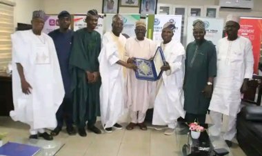 Former Chief of Staff Prof. Ibrahim Gambari Pays Courtesy Visit to Al-Hikmah University
