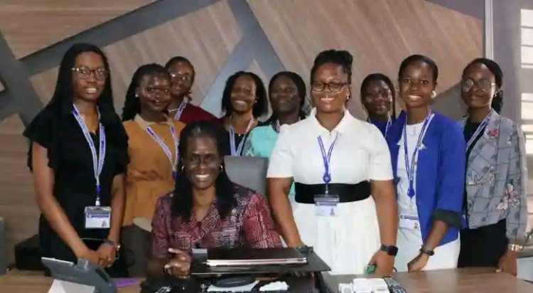 Redeemer's University Expressed Gratitude to Mrs. Olusola Adenuga, founder/Chairperson of Olla Foundation, for Awarding Scholarships