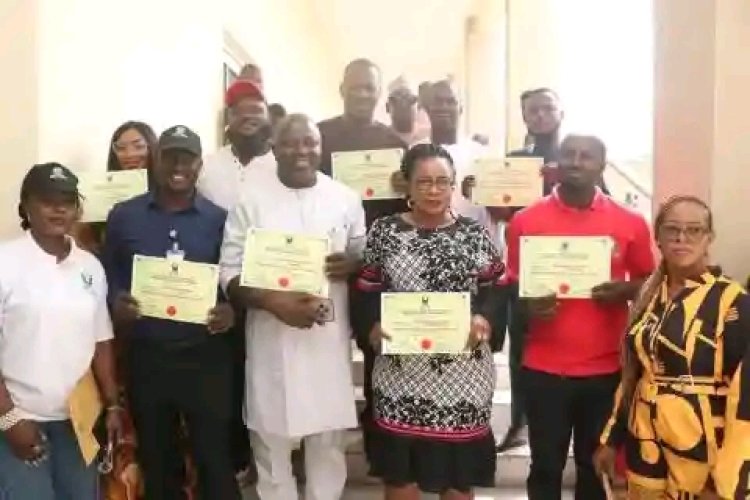 NOUN Staff Multipurpose Cooperative Presents Certificates of Return to New Executives