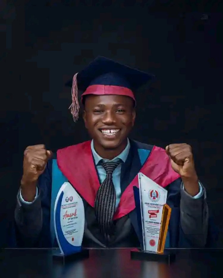 Akande Abubakr Bolatito Graduates Top of Class in Economics, Improves CGPA from 3.33 to 4.26