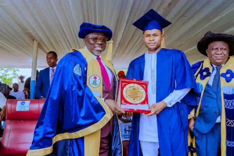 DELSU SUG Honours Governor Oborevwori with Public Service Award; Presents ₦2m to Best Graduating Students