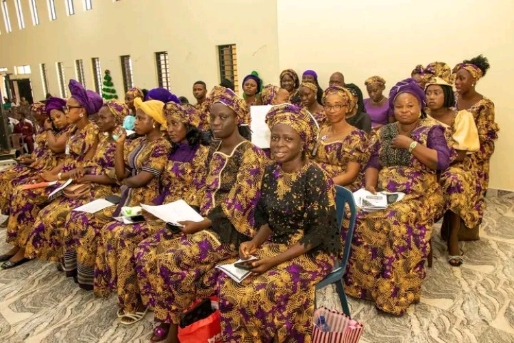 McPherson University Celebrates 2025 Christmas Carol, Rewards Outstanding Staff for Excellence