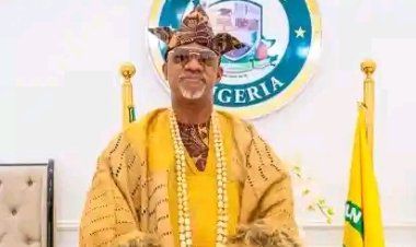 Ogun Students Commend Governor Abiodun as Late MAPOLY Best Graduate’s Family Receives ₦2.5 Million Award