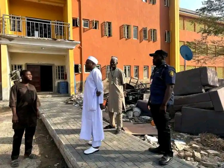 FULafia Vice-Chancellor Inspects Hostel Renovations, Reaffirms Student Welfare Priority