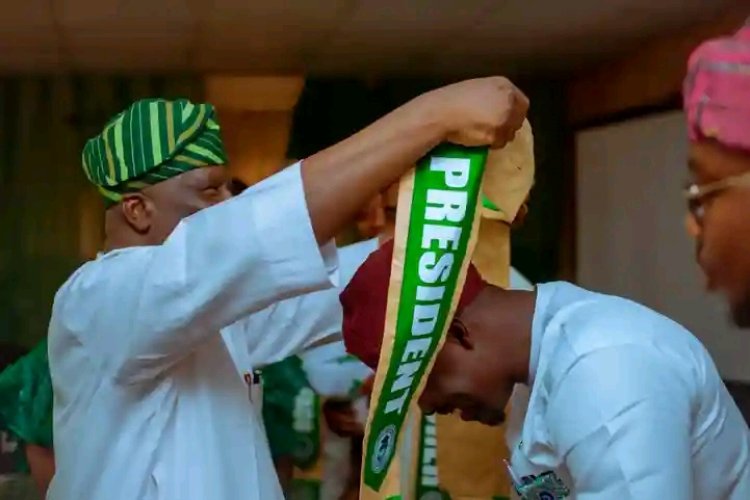 FUOYE Vice-Chancellor Inaugurates New Alumni Association Executives