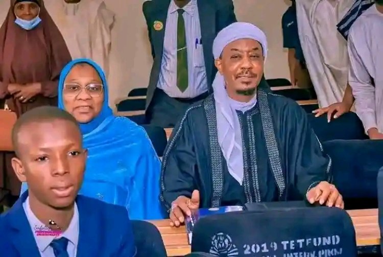 Emir Sunusi Attends His First Lecture as 200 Level Undergraduate Law Student of Northwest University Kano
