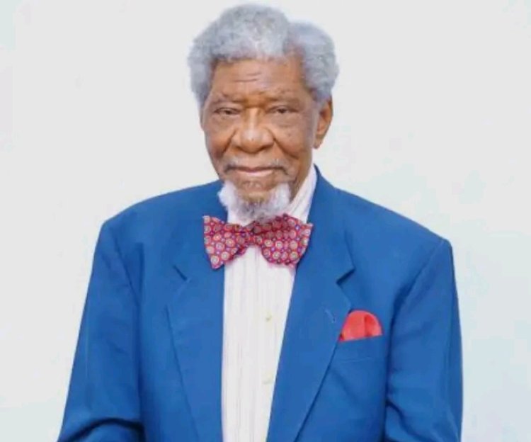 Crescent University Gives Standing Ovation to Chief Femi Okunnu