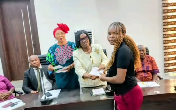 Ika Anglican Charity Foundation Awards Scholarships to Indigent Students at UNIDEL