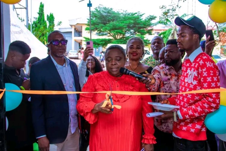 COOU Management Commissions University Souvenir Shop