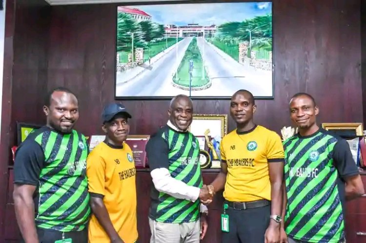 UCH Management Pays Goodwill Visit to Former CMD, Prof. Ajayi, Ahead of 90th Birthday