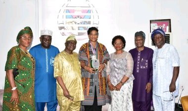 FUTA VC Honoured by Victory College, Ikare-Akoko Alumni with Meritorious Award