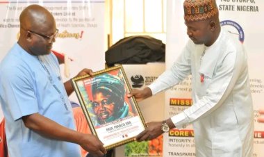 FUHSO VC, Prof. Uba, Receives Sir Ahmadu Bello Award of Excellence