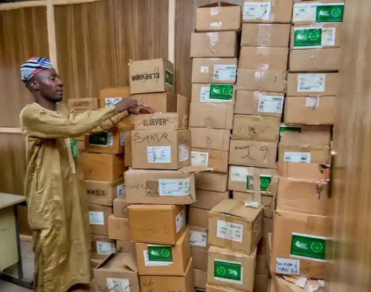 FUTHL Receives 702 Medical Books from Sir Emeka Offor Foundation to Bolster Research and Patient Care