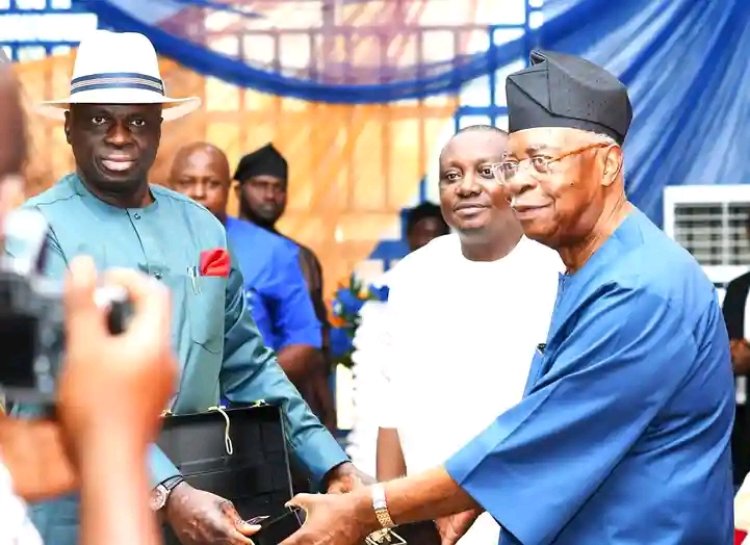 UNIZIK Hosts Gen. TY Danjuma and Chief Emeka Anyaoku for Historic Institute Tour
