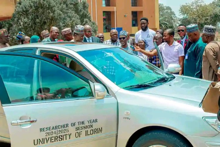 UNILORIN Vice-Chancellor Presents Car Prize to 2025 Researcher of the Year
