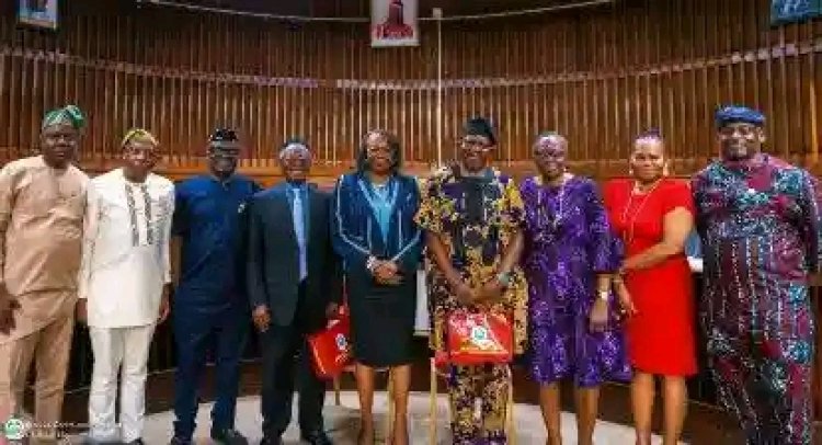 UNILAG Senate Honours Professors Fakinlede and Unah Ahead of Retirement