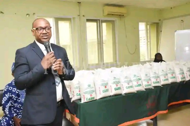 FUNAAB Students Receive Food Support to Ease Economic Hardship