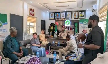 AKUM Explores International Partnership with Praxis Educational Agency