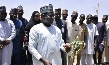UNIMAID Vice-Chancellor Leads Onion Harvest, Unveils "Smart Agriculture" Roadmap