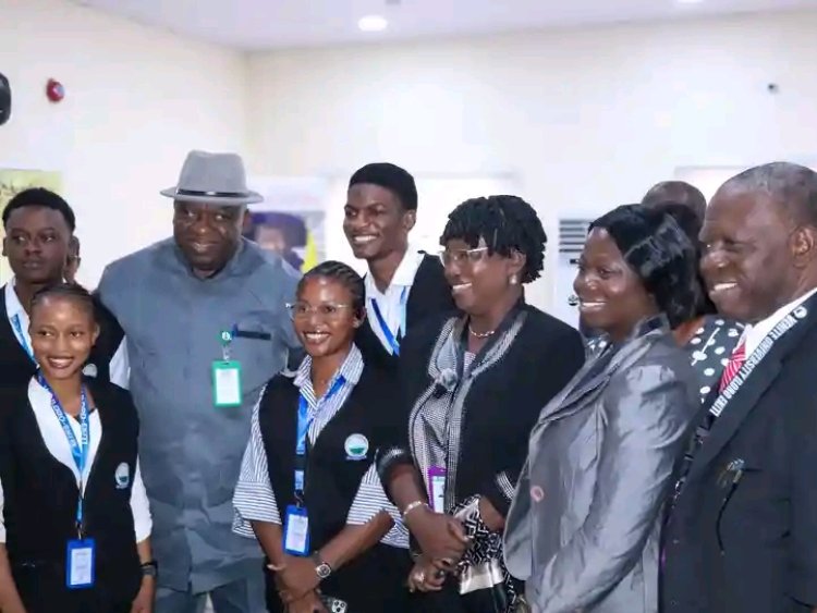 UCHOI Management Receives Distinguished Alumnus Dr. Abib Olamitoye to Tackle Hospital Energy Challenges