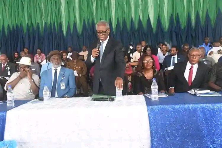 FUOYE Vice-Chancellor Rewards Venite University Student Media Team for Exceptional Professionalism