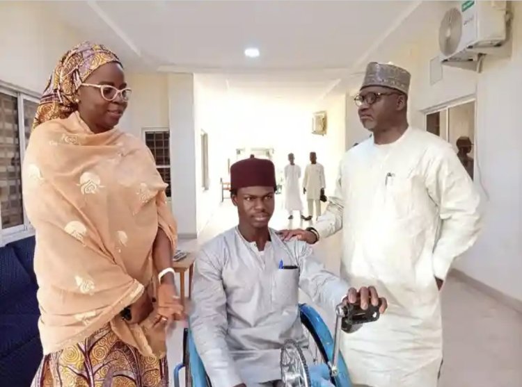 Diplomat Dauda Stanley Babi Donates Tricycle to Gombe State University Student with Mobility Disability