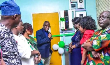 Retired Professor Shokunbi and Siblings Donate 10KVA Solar Inverter System to UCH Ibadan