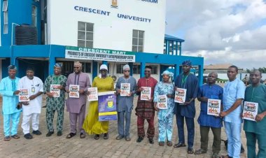 Crescent University VC Commends Mass Communication Students for Producing On Stage Magazine