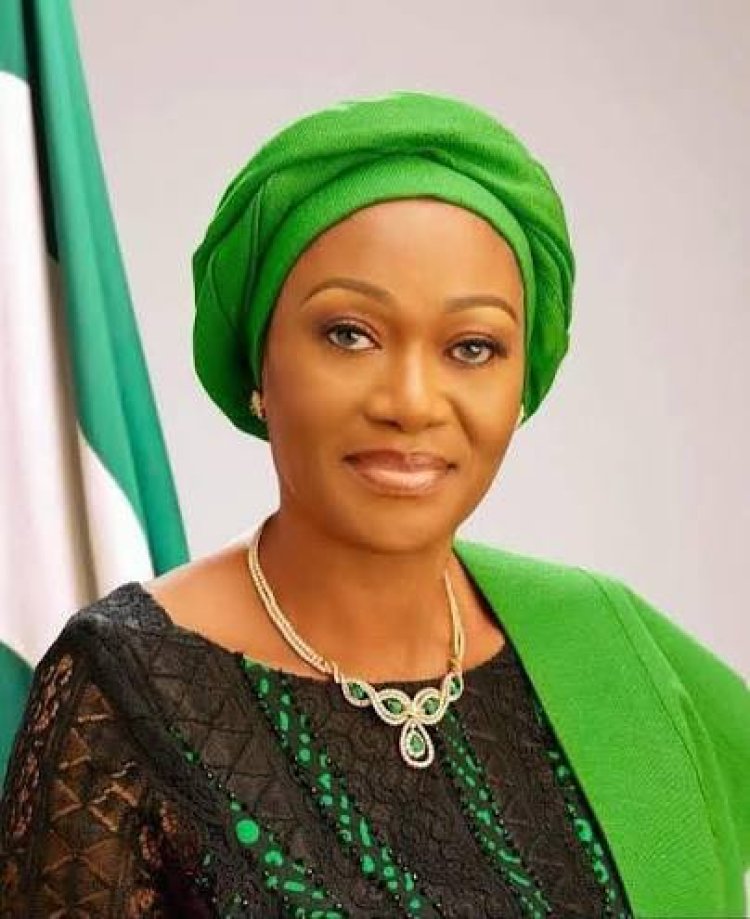 FG Begins Distribution of 140,000 Storybooks Donated by Oluremi Tinubu to Public Schools