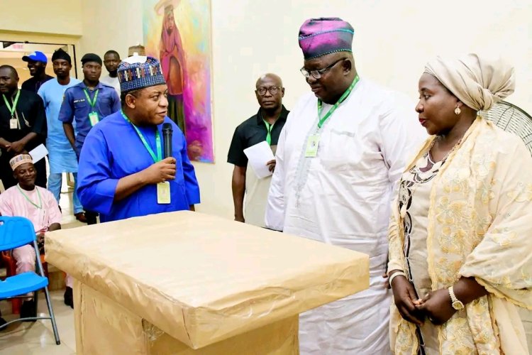 FULafia Library Honours Outgoing Librarian, Welcomes Successor