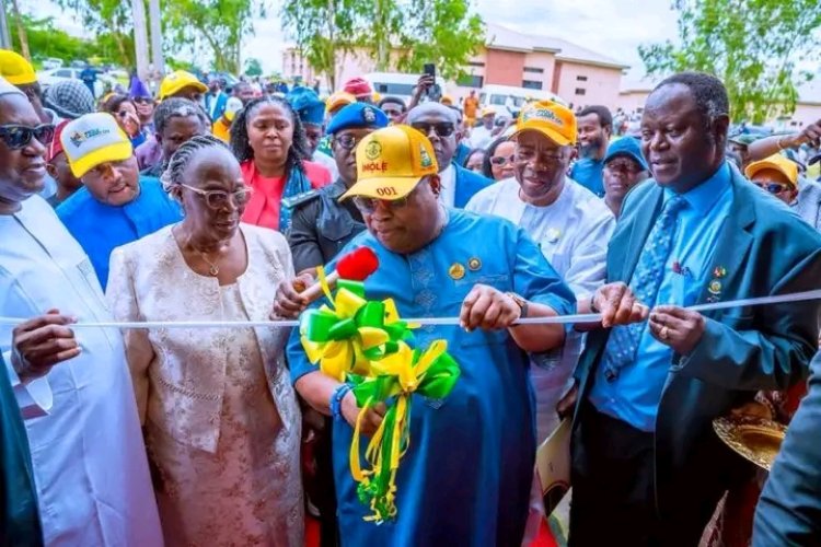Governor Adeleke Commissions Four UNIOSUN Projects, Installs Victoria Samson as Third Chancellor