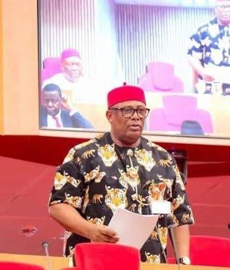 Senator Austin Akobundu Awards ₦200,000 Scholarships, Vows No Abia Central Student Will Drop Out Over School Fees