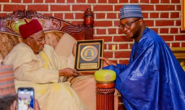 Shehu of Borno Receives UNIMAID Alumni Leadership, Accepts Invitation as Royal Father of the Day
