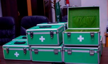 ACUSA Executives Donate 10 First Aid Boxes to ACU Health Services