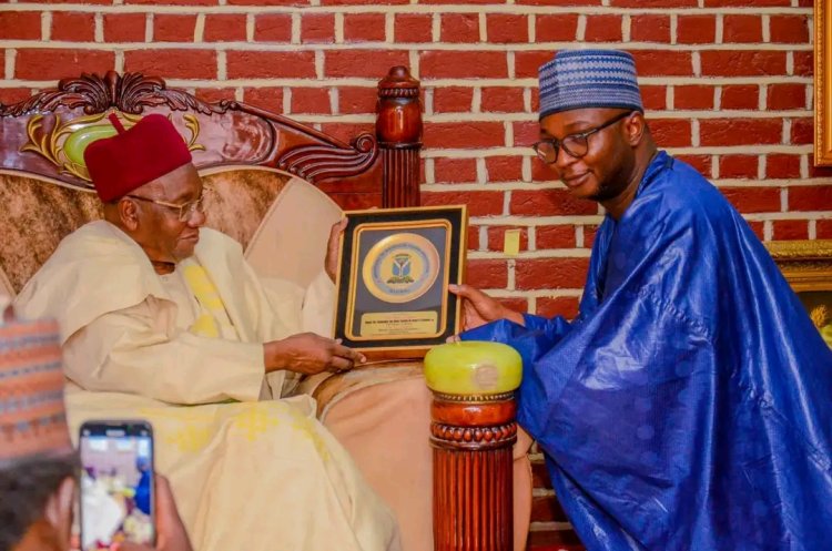 Shehu of Borno Receives UNIMAID Alumni Leadership, Accepts Invitation as Royal Father of the Day