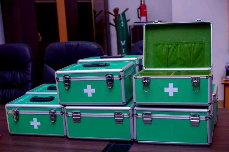 ACUSA Executives Donate 10 First Aid Boxes to ACU Health Services
