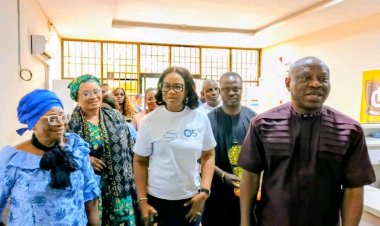 Okowa Empowers 50 Indigent UNIDEL Students