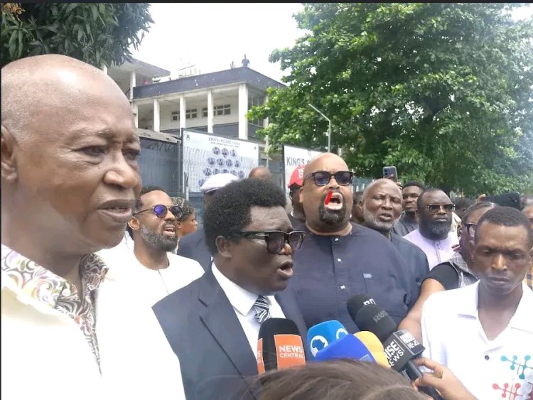 King’s College Lagos Workers Block Old Boys Over Federal Government Concession